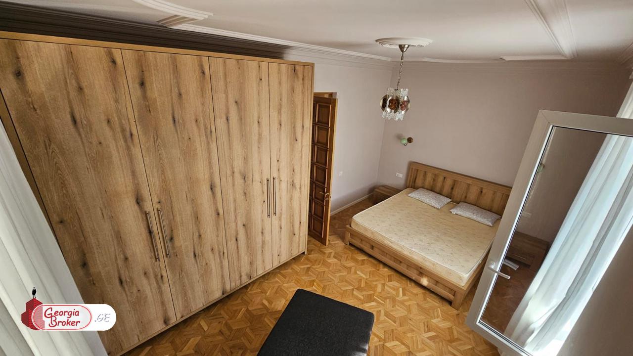 nearly repaired 9-room house for sale